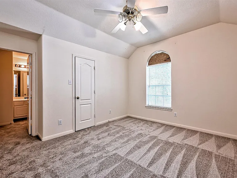 6806 Rhodes Ct — Photo 29
