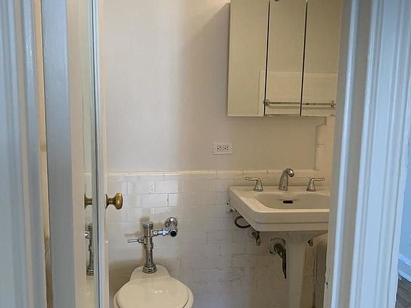 5th image of 5 Tudor City Pl APT B2