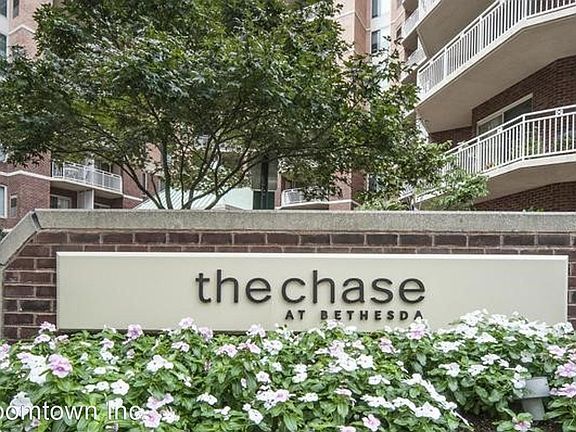 3rd image of 7500 Woodmont Ave APT 1101
