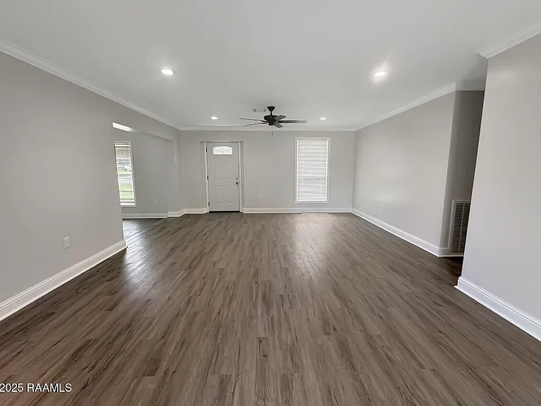 115 Margaret St — Photo 4