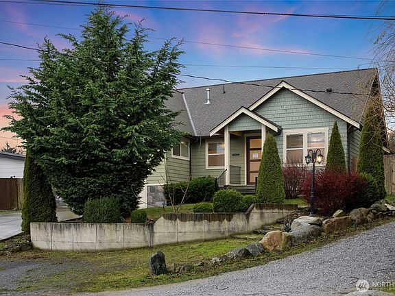 2nd image of 4463 Moresby Way