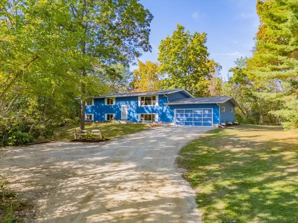 7729 N Tocoho Trl, Edgerton, WI 53534
