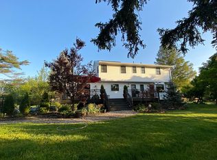 657 Andover Rd, Valley Cottage, NY 10989