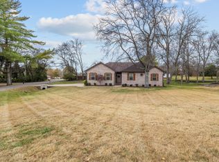 860 Rogers Rd, Gallatin, TN 37066