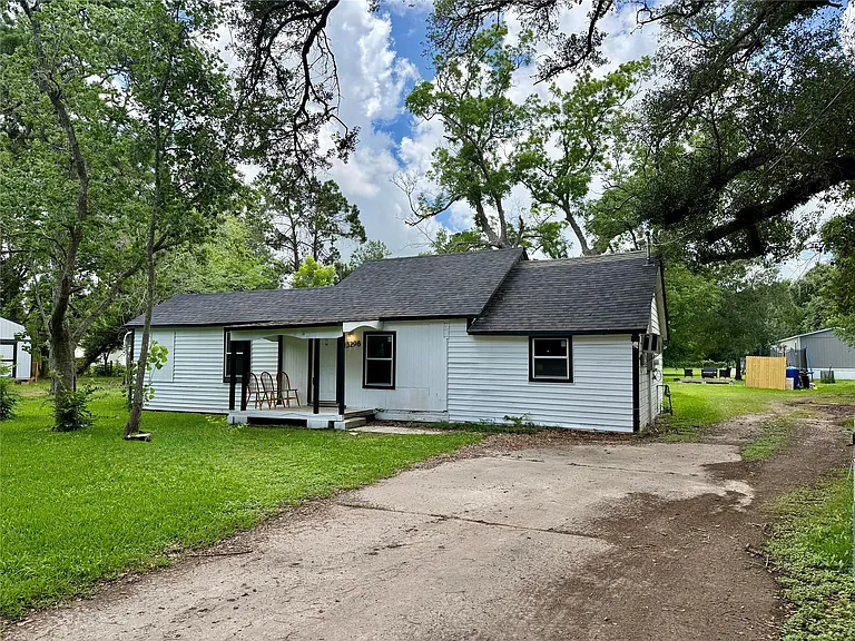 13298 County Road 190 — Photo 1