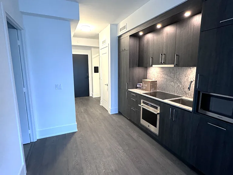 470 Front St W #1309 — Photo 3
