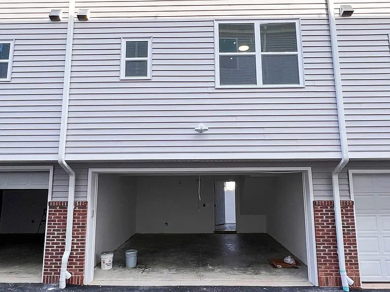 606 Roosevelt Ave #A — Photo 4