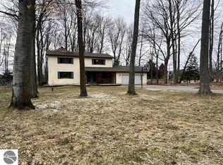 102 Blossom Ave, Cadillac, MI 49601