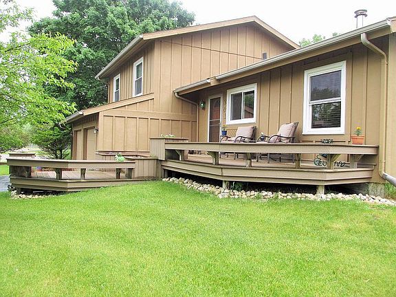 2nd image of 261 E Riverwood Dr