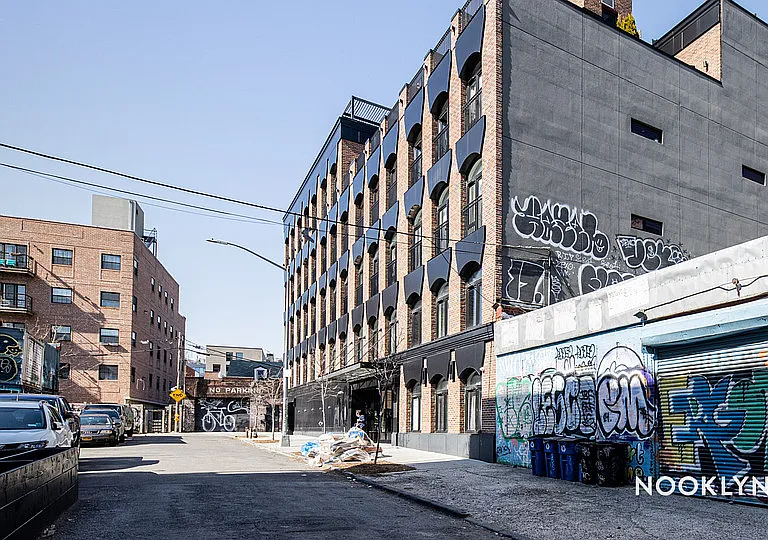 16 Charles Pl #2D — Photo 20