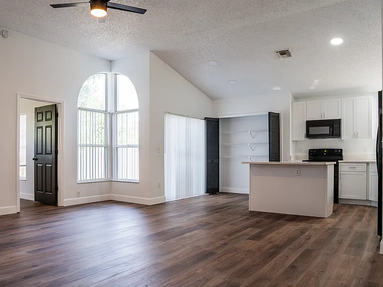 8848 Parliament Ct — Photo 13