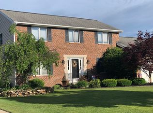 219 Patton Pl, Williamsville, NY 14221