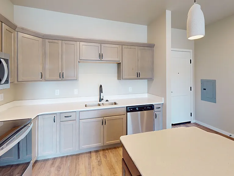 10Bedrock Apartments — Photo 30