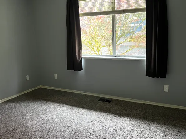 8955 SW Midea Ln, Portland, OR 97225