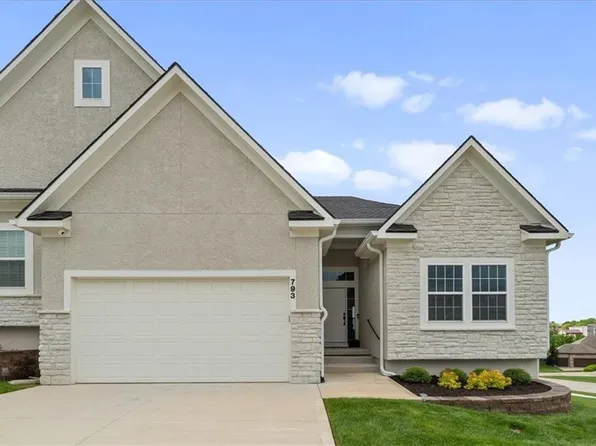 793 NE Algonquin St #A, Lees Summit, MO 64064