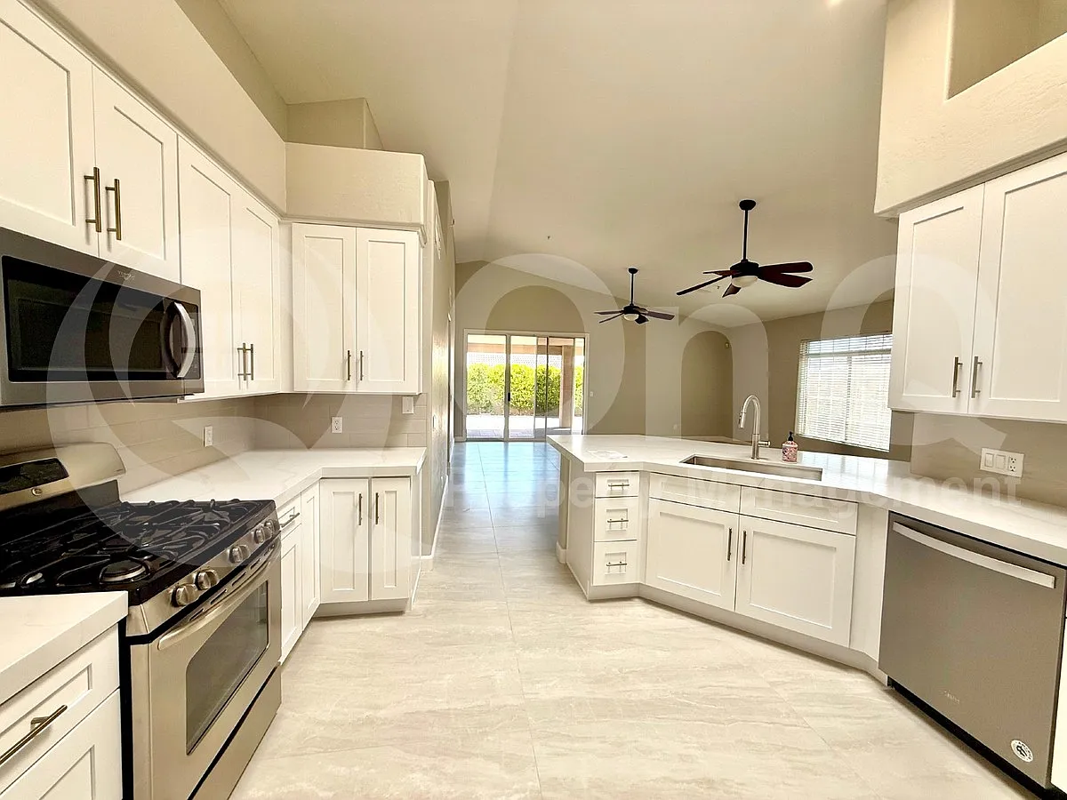 4 bed, 2.0 bath, 2120 sqft, $3,750 — Photo 4