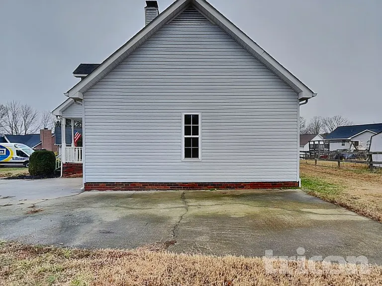 4900 Valley Trail Ct — Photo 17