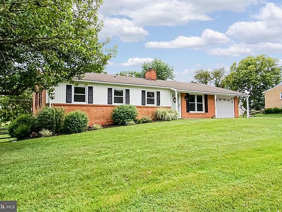 3rd image of 18355 Woodside Dr