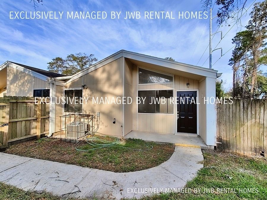 1st image of 8121 San Jose Manor Dr E APT 3