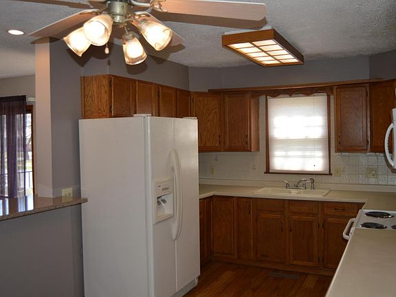 3rd image of 3614 G Ave