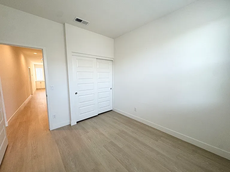 11161 Akarna Ct — Photo 31