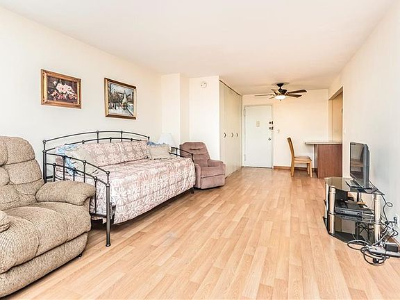 4th image of 5700 Arlington Ave APT 6O