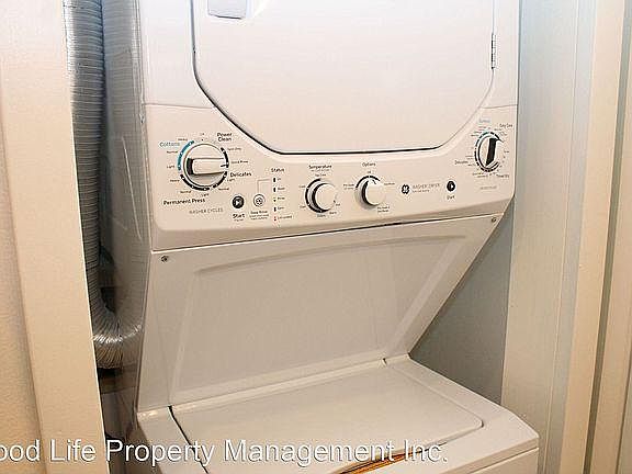 3rd image of 3658 Clairemont Dr APT 222C