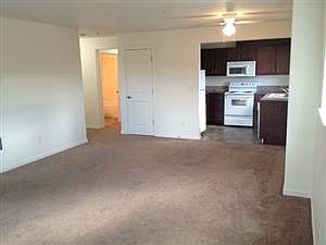 3rd image of 917 SE 9th Dr APT 208