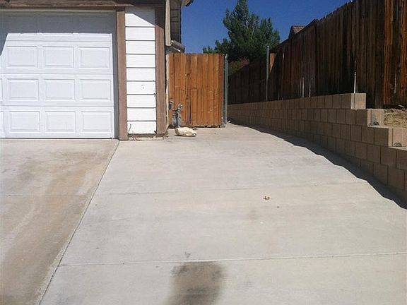 4th image of 36812 Hillcrest Dr