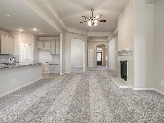2nd image of 423 Terra Vista Cir
