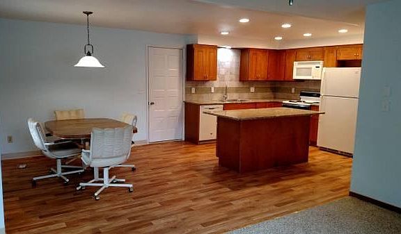 5th image of 20 Alderwood St #20
