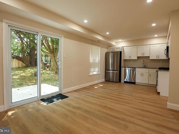 4th image of 8210 Buist Ave #O045