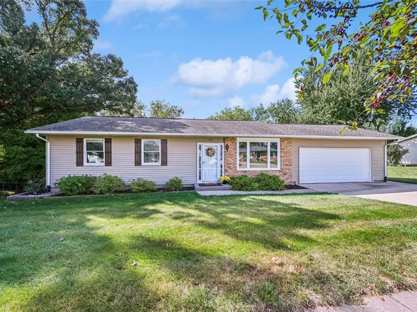 291 Crandall Dr NE, Cedar Rapids, IA 52402