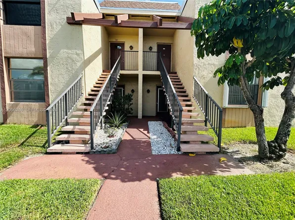 7355 NW 18th St APT 104, Margate, FL 33063