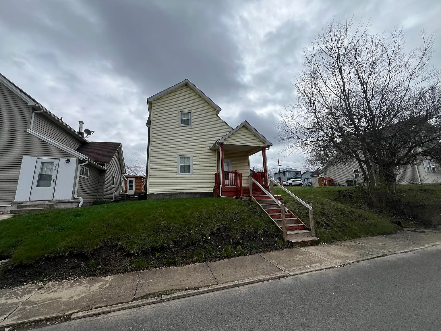 316 Walker St photo 1