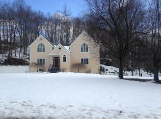 2 Anita Ct, Cortlandt Manor, NY 10567