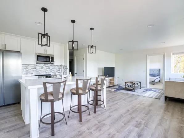 10951 SE 62nd St, Bellevue, WA 98006