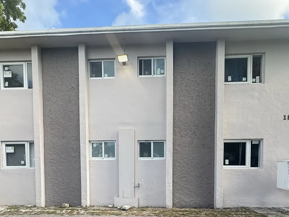 1811 NW 19th Ter #8