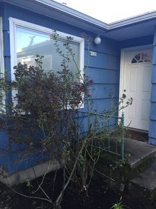 9125-9129 NE Glisan St, Portland, OR, 97220