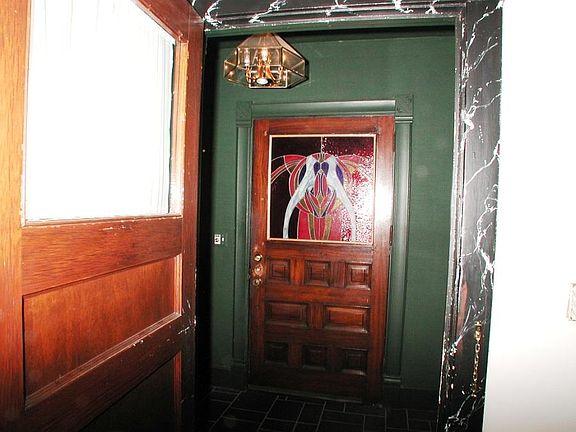 2nd image of 1421 W Moss Ave APT B