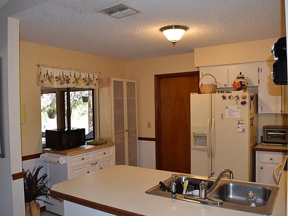 5th image of 1329 Nadine Dr
