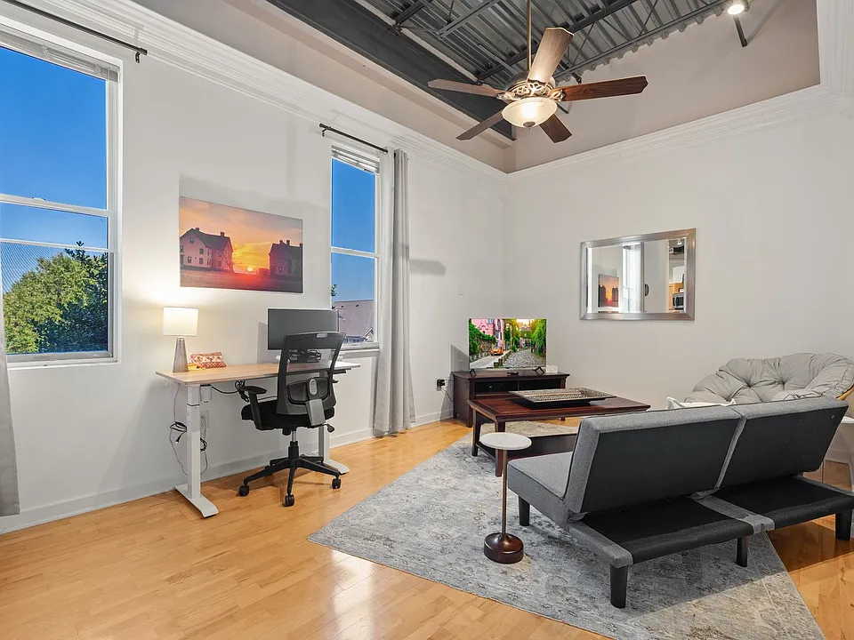 700 Market St #214