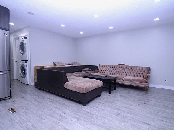 4th image of 11 Falshire Dr NE