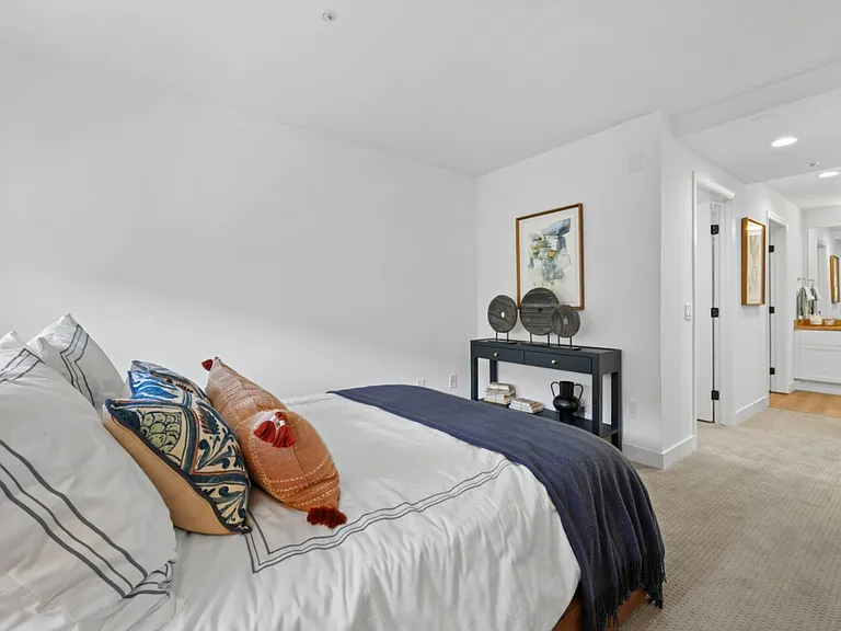 Marlin Cove Apartments — Photo 33