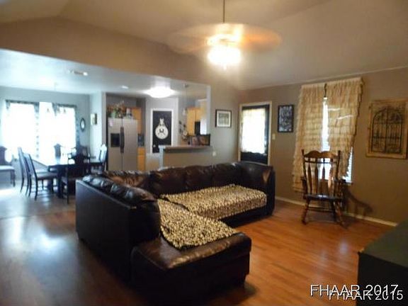 3rd image of 1120 Travis Cir