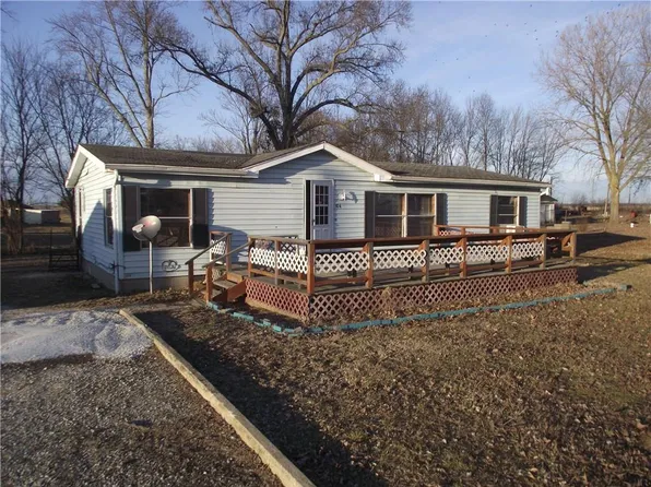 304 E Center St, Dieterich, IL 62424