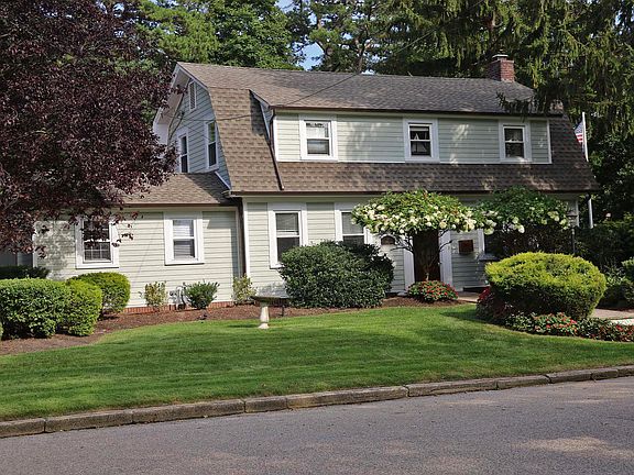 3rd image of 1 Laurel Ave