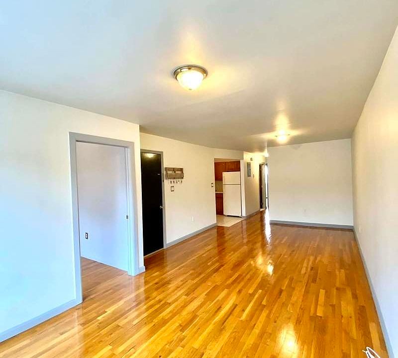 1st image of 430 Gates Ave #3A