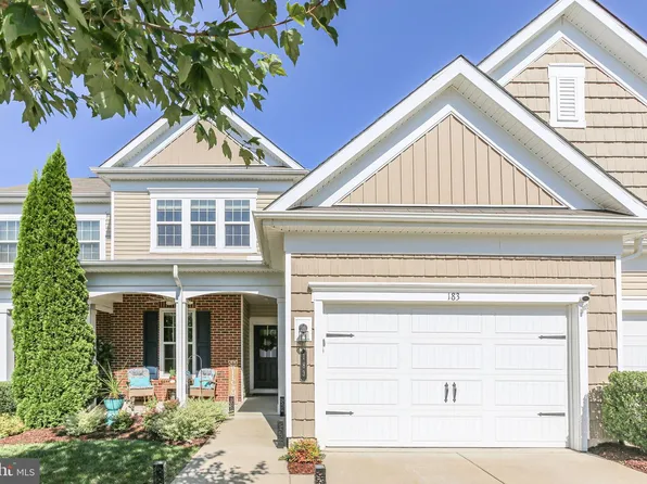 183 Long Point Dr, Fredericksburg, VA 22406