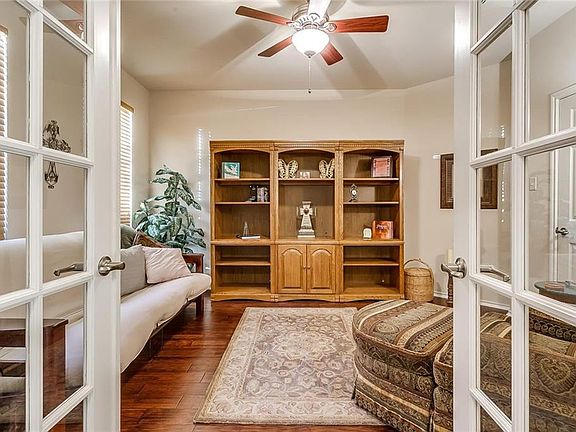 5th image of 217 Wooded Meadow Ln
